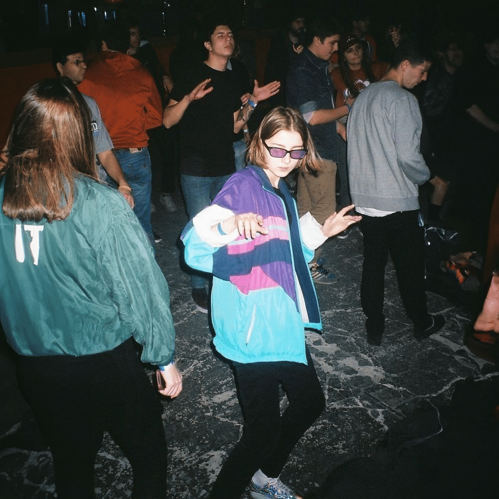 génération z,argentique,trop-plein d'images,grain,pellicule