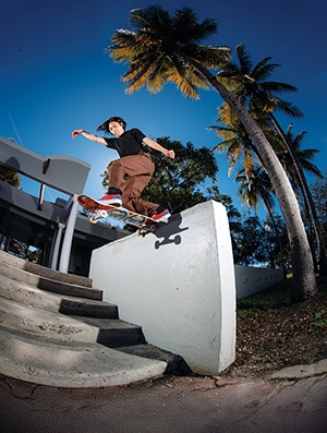 Marketing jeunesse,branding indirect,Psychologie du consommateur,prescription,Packaging design,advergaming,storytelling transmédia,,églementation publicitaire,,cible fantôme