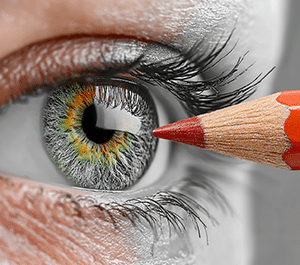 oeil avec un crayon