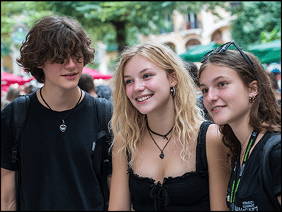 ados souriants